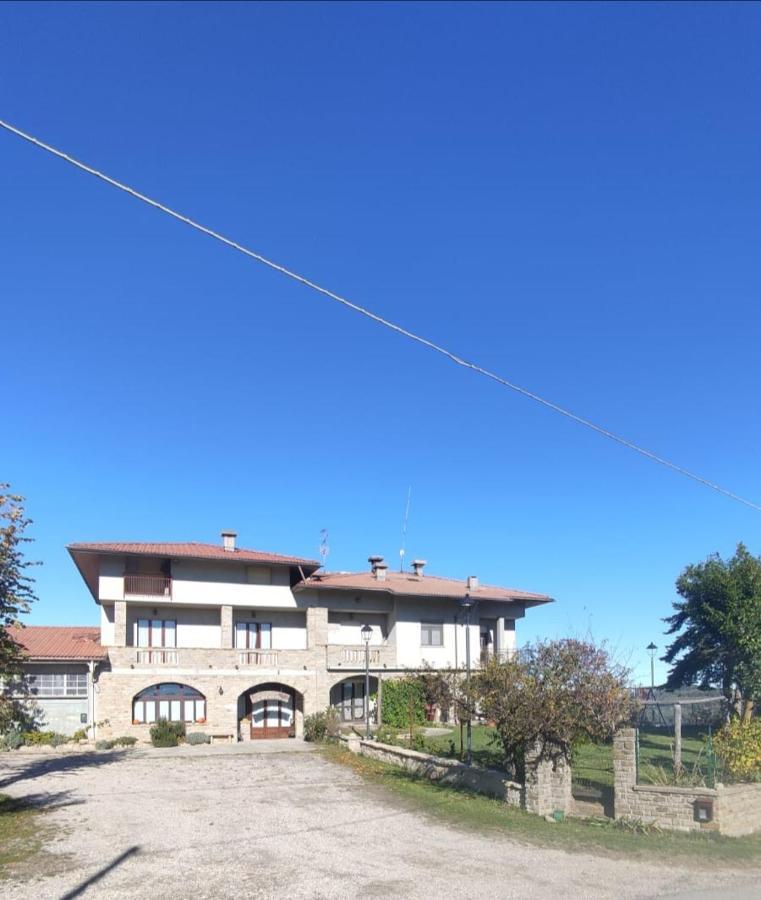 Az. Agr. Cascina Castellera Villa Serravalle delle Langhe Luaran gambar